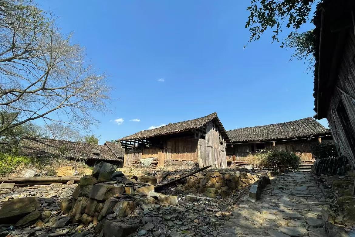 Xingyi Nanlong Buyi Ancient Village